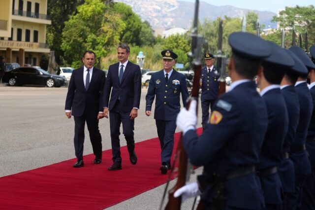 Επίσκεψη Μητσοτάκη στο Υπουργείο Εθνικής Άμυνας