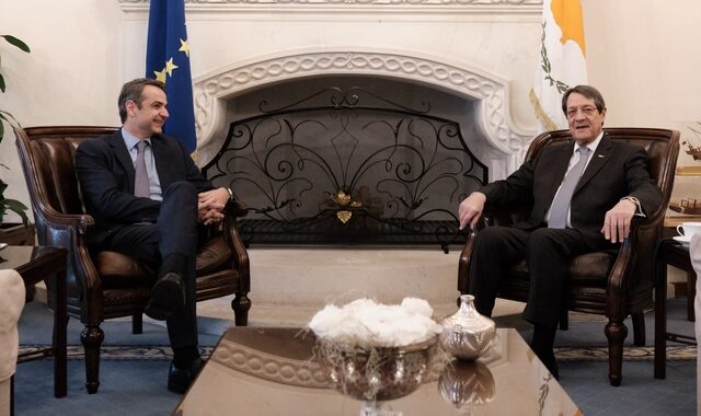 Συνομιλία Μητσοτάκη με Αναστασιάδη – Στις 29 Ιουλίου ο πρωθυπουργός στην Κύπρο