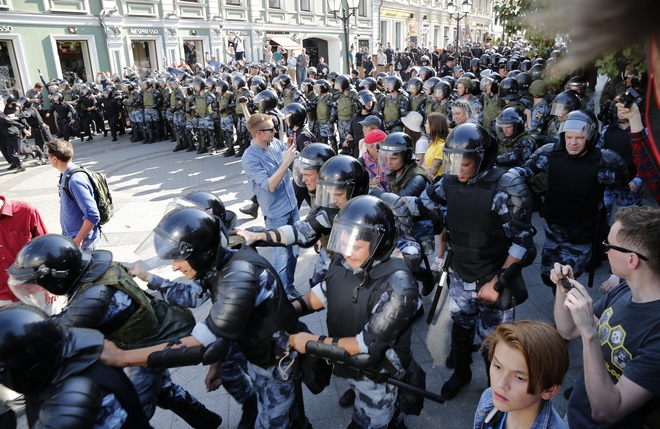 Μόσχα: Εκατοντάδες συλλήψεις στη διάρκεια διαδήλωσης της αντιπολίτευσης