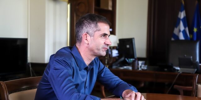 Ο Κ. Μπακογιάννης απαντά για τον στολισμό της Β. Σοφίας: “Δεν έχει ολοκληρωθεί η κατασκευή”