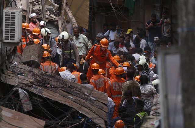 Τραγωδία στην Ινδία: Κατάρρευση κτιρίου με τέσσερις νεκρούς επτά τραυματίες και πάνω από 40 αγνοούμενοι