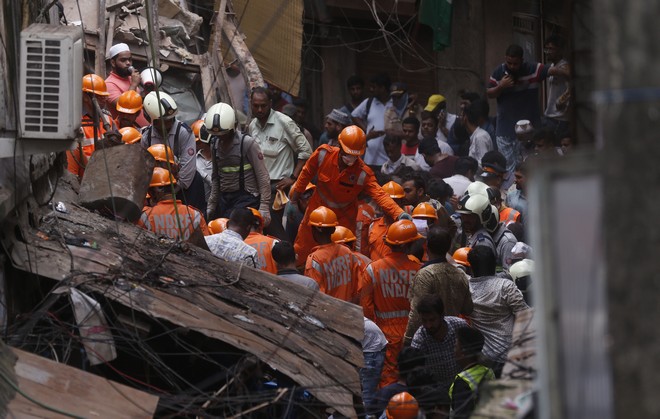 Τραγωδία στην Ινδία: Κατάρρευση κτιρίου με τέσσερις νεκρούς επτά τραυματίες και πάνω από 40 αγνοούμενοι