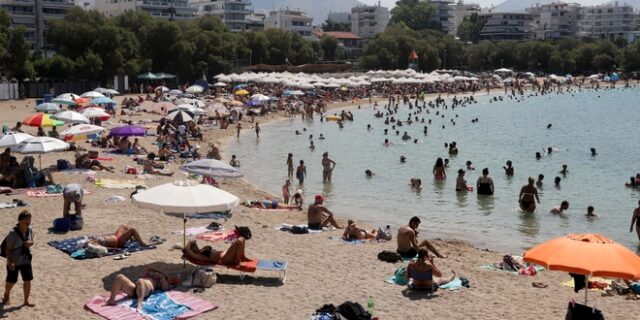 Μετά τις κάλπες, οι Έλληνες ψήφισαν “δαγκωτό” παραλία