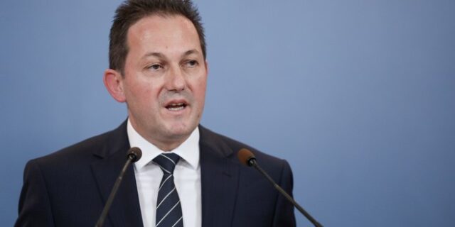 Πέτσας: Δε θα μειωθεί το αφορολόγητο – 9% για εισοδήματα μέχρι 10.000€ – Δε θα κοπούν επιδόματα