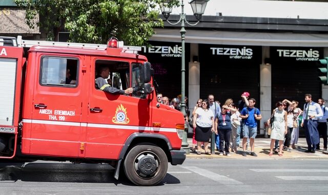 Σεισμός 5,1 Ρίχτερ στην Αθήνα: Δεκάδες κλήσεις στην Πυροσβεστική για απεγκλωβισμούς και απομακρύνσεις αντικειμένων