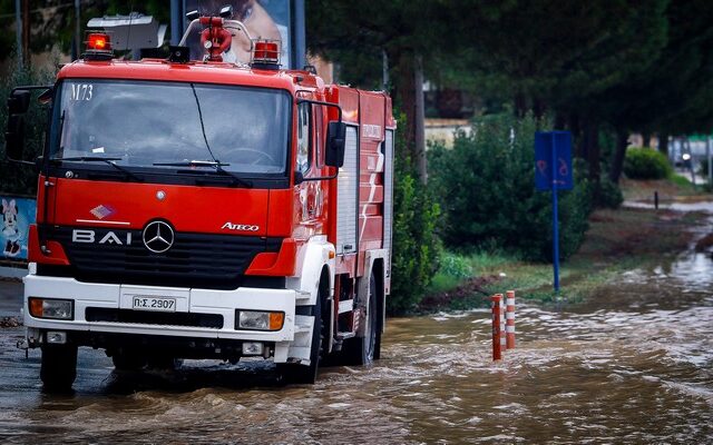 Η κακοκαιρία σαρώνει τη Χαλκιδική: Νεκροί και τραυματίες