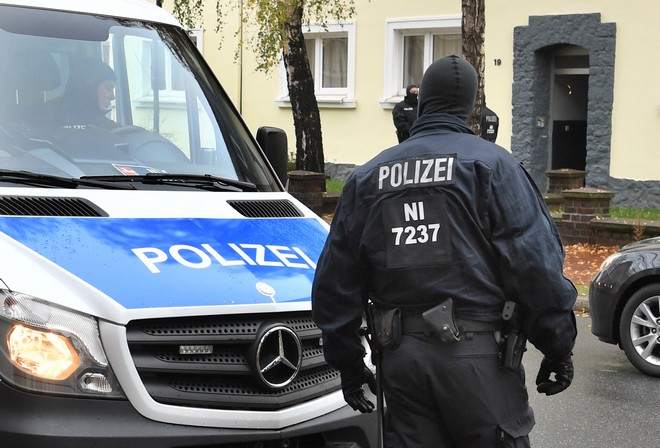 Γερμανία: Απόφαση δικαστηρίου δικαιώνει τη σύζυγο τζιχαντιστή του Ισλαμικού Κράτους