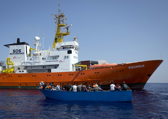 Η Γαλλία θα υποδεχτεί 30 πρόσφυγες από το πλοίο της ιταλικής ακτοφυλακής Gregoretti