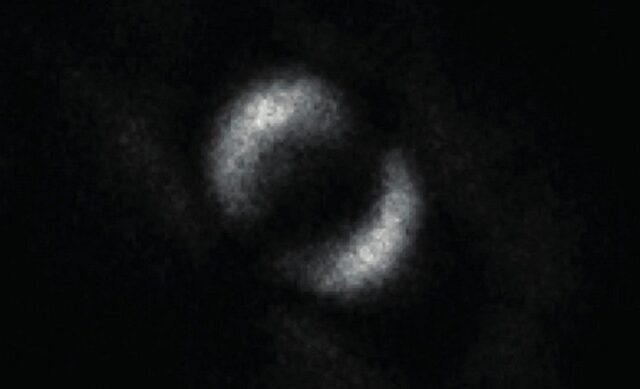 Αυτή είναι η πρώτη φωτογραφία που απεικονίζει την κβαντική “αγκαλιά” δύο φωτονίων