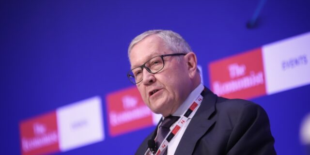 Ρέκλινγκ:Η μείωση των φορολογικών συντελεστών θα μπορούσε να συνδυαστεί με μείωση του αφορολόγητου