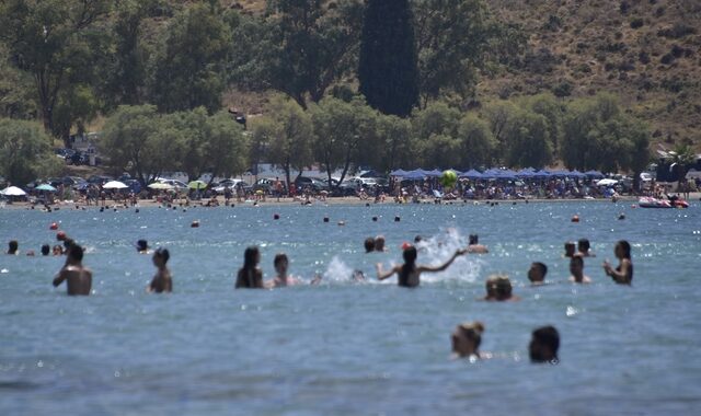 Καιρός: Εξασθενεί το μελτέμι – Ανεβαίνει η θερμοκρασία