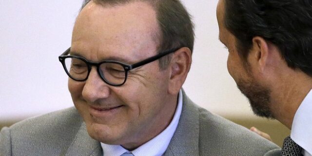 Κέβιν Σπέισι: Αποσύρθηκαν οι κατηγορίες για σεξουαλική παρενόχληση 18χρονου