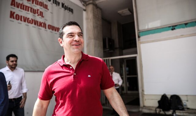 Με τρεις άμεσες κινήσεις ο Αλέξης Τσίπρας επανιδρύει τον ΣΥΡΙΖΑ