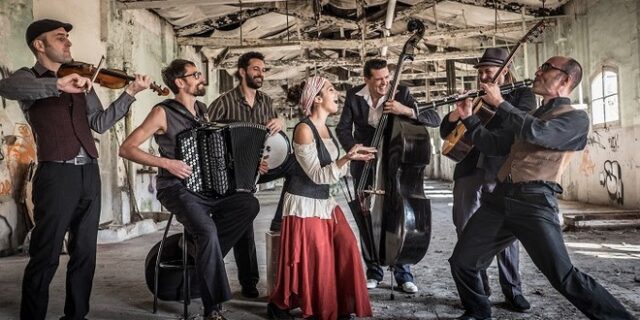 Η Barcelona Gipsy balKan Orchestra θα “ταρακουνήσει” τον Σεπτέμβριο την Τεχνόπολη