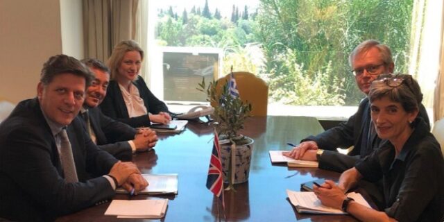 Βαρβιτσιώτης: Να ενισχυθεί η σχέση της Ελλάδας με τη Μ. Βρετανία, ασχέτως της πορείας του Brexit