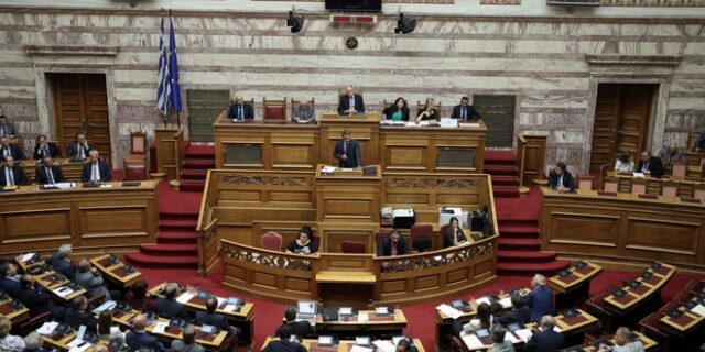 Ψηφίστηκε το νομοσχέδιο για ΕΝΦΙΑ και 120 δόσεις