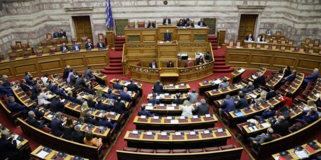 Βουλή: Ψηφίζεται σήμερα το φορολογικό νομοσχέδιο