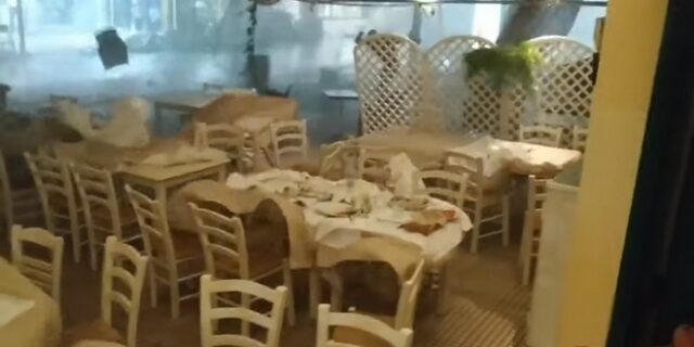 Χαλκιδική: “Βομβαρδισμός” κακοκαιρίας σε νέο σοκαριστικά πλάνα από τουρίστες