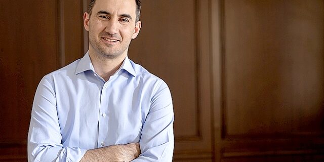 Α. Χαρίτσης: “Σιωπηλός για Πρέσπες και πλεονάσματα ο Κ. Μητσοτάκης”