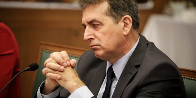 Στη Μυτιλήνη για να τσεκάρει τη Μόρια ο Χρυσοχοϊδης