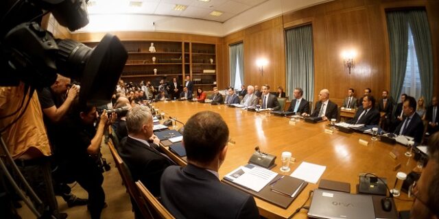 Φιγούρα και προπαγάνδα σκεπάζουν τα πρώτα φάουλ…
