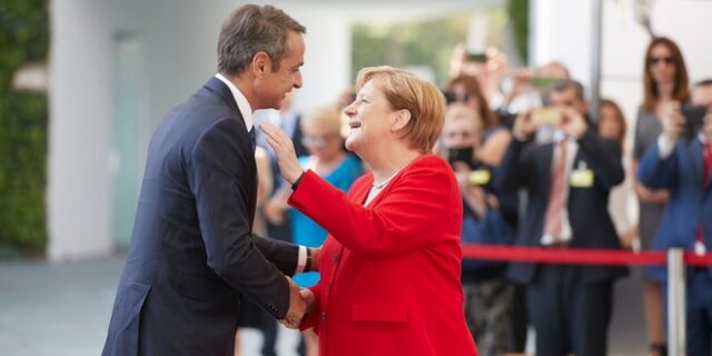 Η υποδοχή της Μέρκελ στον Μητσοτάκη σε 10 φωτογραφίες