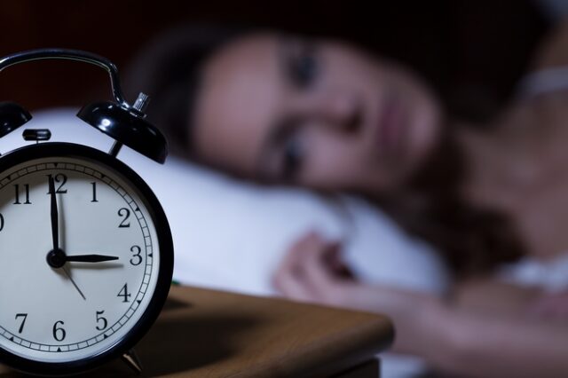 Αϋπνία: Πώς σχετίζεται με την εκδήλωση καρδιαγγειακών προβλημάτων