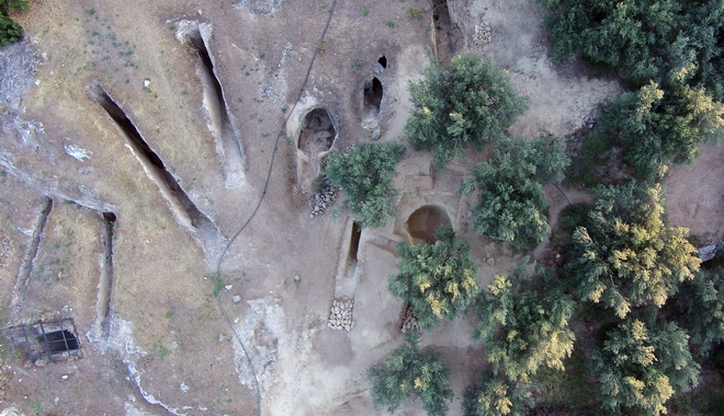 Δύο νέοι ασύλητοι τάφοι ανακαλύφθηκαν στα Αηδόνια Νεμέας