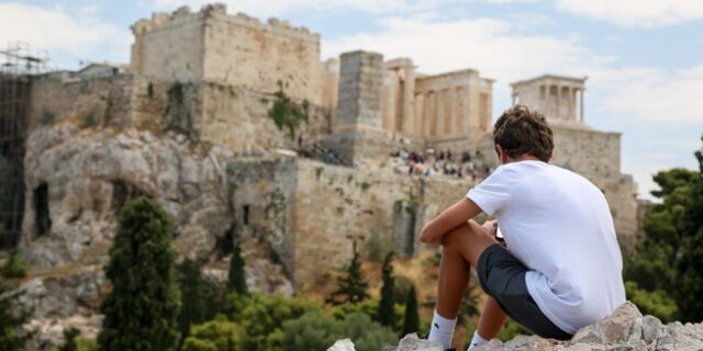 Ακρόπολη: Βλάβη στο αναβατόριο για τα αναπηρικά καροτσάκια
