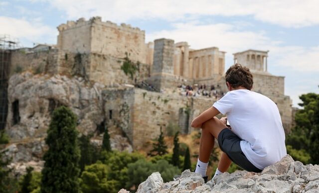 Ακρόπολη: Βλάβη στο αναβατόριο για τα αναπηρικά καροτσάκια