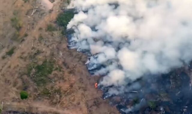 Η φωτιά στον Αμαζόνιο “καίει” τον Μπολσονάρου – Ευρωπαϊκό μέτωπο εναντίον του
