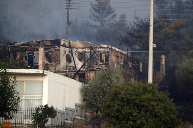 Ρένα Δούρου για φωτιά στον Υμηττό: Έχουμε αναφορά για δύο καμμένα σπίτια