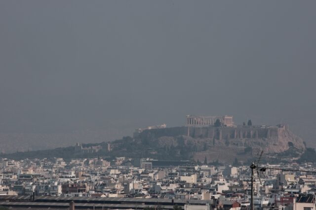 “Πνίγηκε” από τον καπνό η Αττική: Πώς θα προστατευθείτε