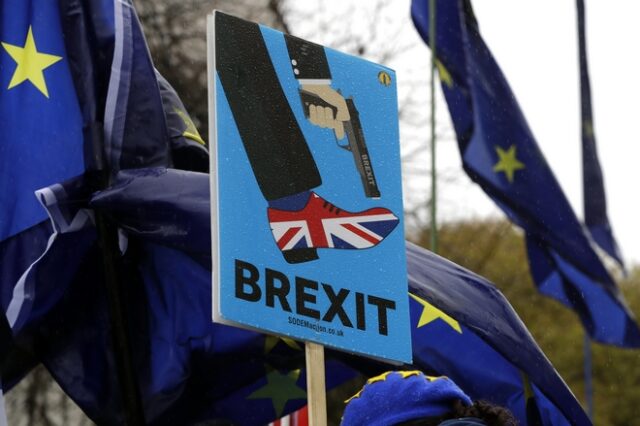 Φορολογικός πονοκέφαλος για τους Έλληνες της Μεγάλης Βρετανίας το Brexit χωρίς συμφωνία