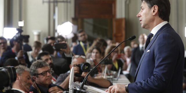 Ιταλία: Αποδέχθηκε την εντολή σχηματισμού κυβέρνησης ο Κόντε