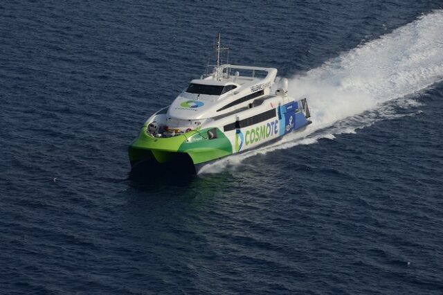 Ραφήνα: Επέστρεψε στο λιμάνι το flying cat 3 μετά από μηχανική βλάβη