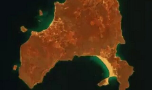 Φωτιά στην Ελαφόνησο: Οι δορυφορικές εικόνες που δείχνουν το μέγεθος της καταστροφής