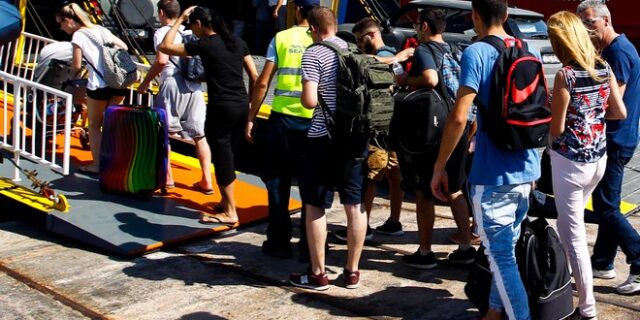 Σαμοθράκη: Συνεχίζονται τα έκτακτα δρομολόγια προς Αλεξανδρούπολη με το “Andros Jet”