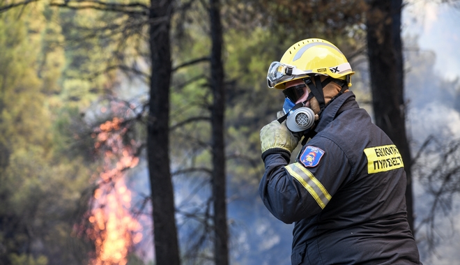 Υπό μερικό έλεγχο η φωτιά στα Νεόκτιστα Ασπροπύργου