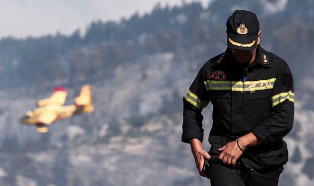 Διπλό μέτωπο για την Πυροσβεστική: Η φωτιά στην Εύβοια και τα έντονα καιρικά φαινόμενα