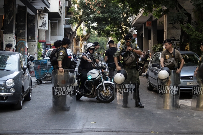 Το άβατο και οι σταυροφόροι με τις αθόρυβες σκούπες