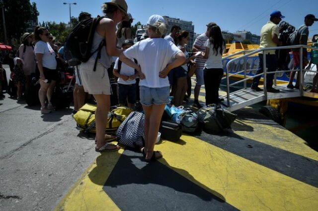 Σε ισχύ και σήμερα μέτρα στα λιμάνια για τους αδειούχους του Δεκαπενταύγουστου