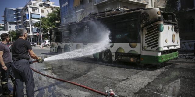Λεωφορείο πήρε φωτιά στην Εθνική Οδό Αθηνών – Λαμίας