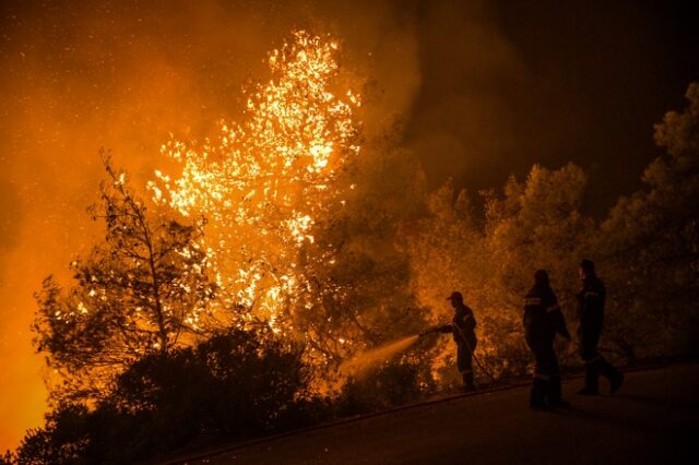 Φωτιές: 705 πυροσβέστες στη μάχη 38 δασικών πυρκαγιών σε 24 ώρες