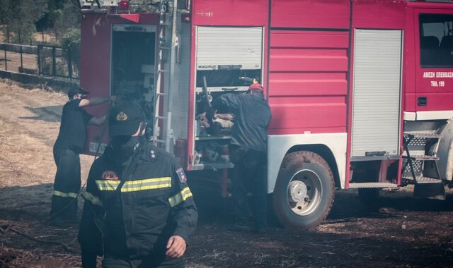 Σε εξέλιξη φωτιά στην Περαία Θεσσαλονίκης