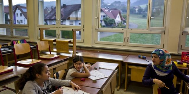 Γερμανία: Πρόταση για “πόρτα” στα δημοτικά σε παιδιά που δεν μιλούν γερμανικά