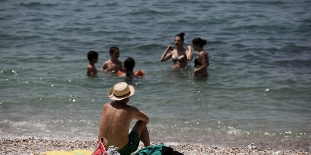 Καύσωνας προ των πυλών: Στους 40 βαθμούς το θερμόμετρο – Ποιες περιοχές θα δεχτούν το κύμα ζέστης