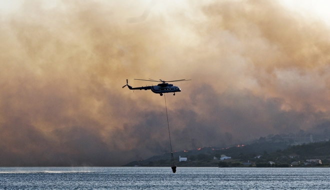 Σε ύφεση η φωτιά στην Κέρκυρα – Καλύτερη εικόνα σε Καβάλα και Θεσσαλονίκη