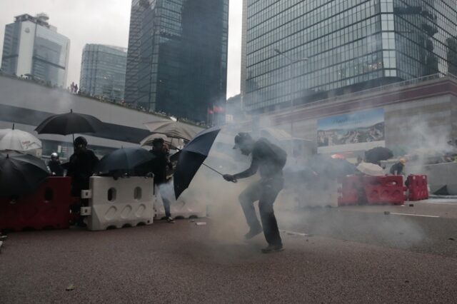 Με βία απάντησε η αστυνομία του Χονγκ Κονγκ στις διαδηλώσεις του Σαββάτου