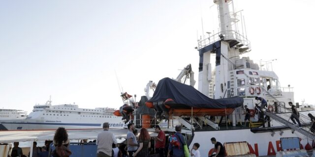 Ιταλία-Mare Jonio: Έγκυες, άρρωστοι και παιδιά αποβιβάστηκαν στη Λαμπεντούζα